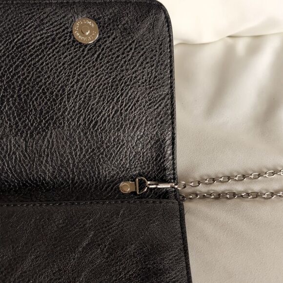 Black Clutch With Pseudo Skull Design 💀 Super Slim /Crossbody- Removable Chain - Picture 10 of 16